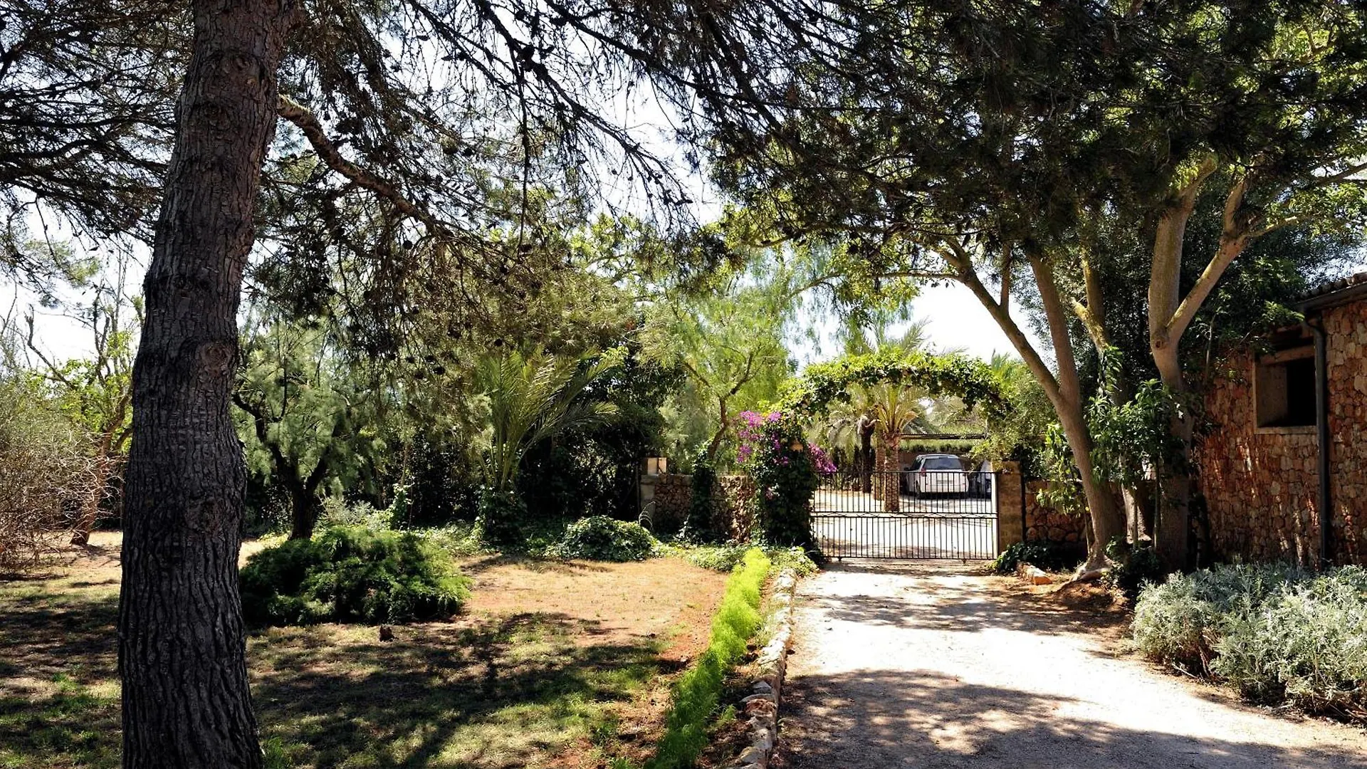 Petit Hotel Es Figueral Campos